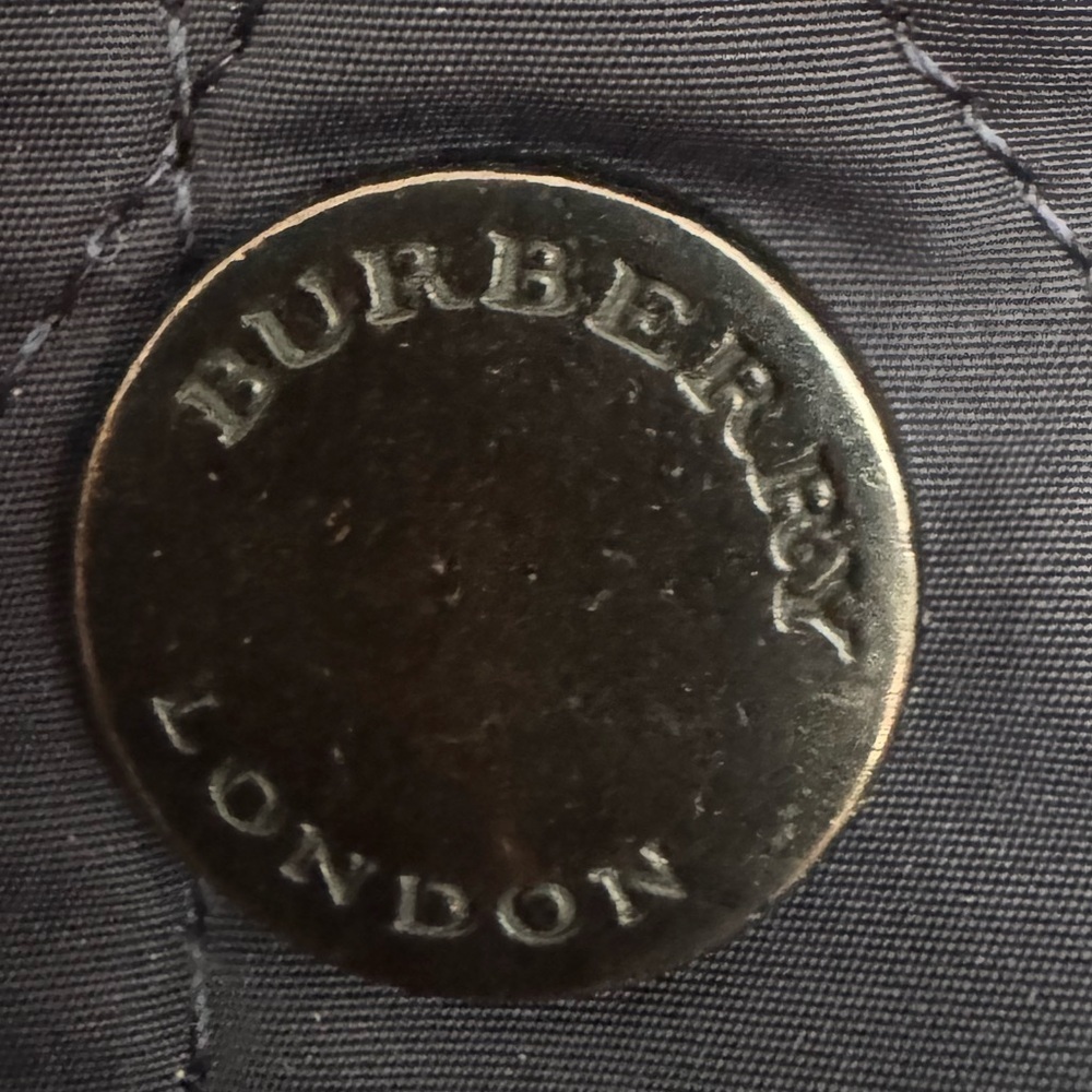 Authentic Burberry Quilted Barn Jacket - Picture 6 of 17